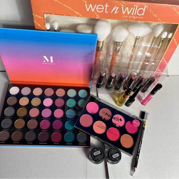 Makeup, Morphe palette wet n wild brush wet n wild lipstick nabi blush serum - Picture 4 of 15